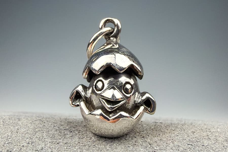 Silber Anhänger mit beweglichen Gliedern\Ei\